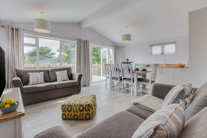 Kerensa Lodge - Three Bedroom House, Sleeps 6
