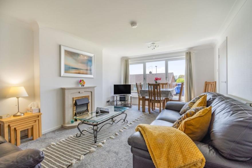 SUIDHE, family friendly, character holiday cottage in Bridlington