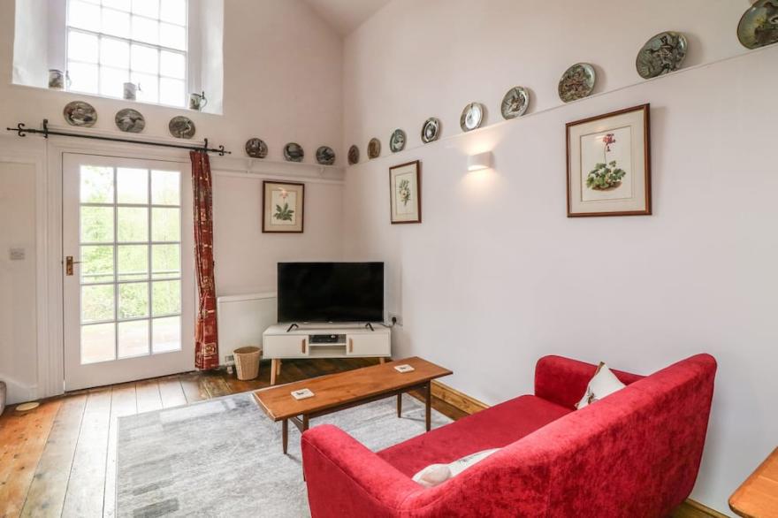 WISTERIA COTTAGE, pet friendly, character holiday cottage in Marldon