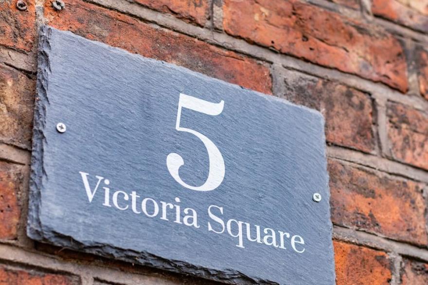 Endeavour House - Four Bedroom House, Sleeps 8