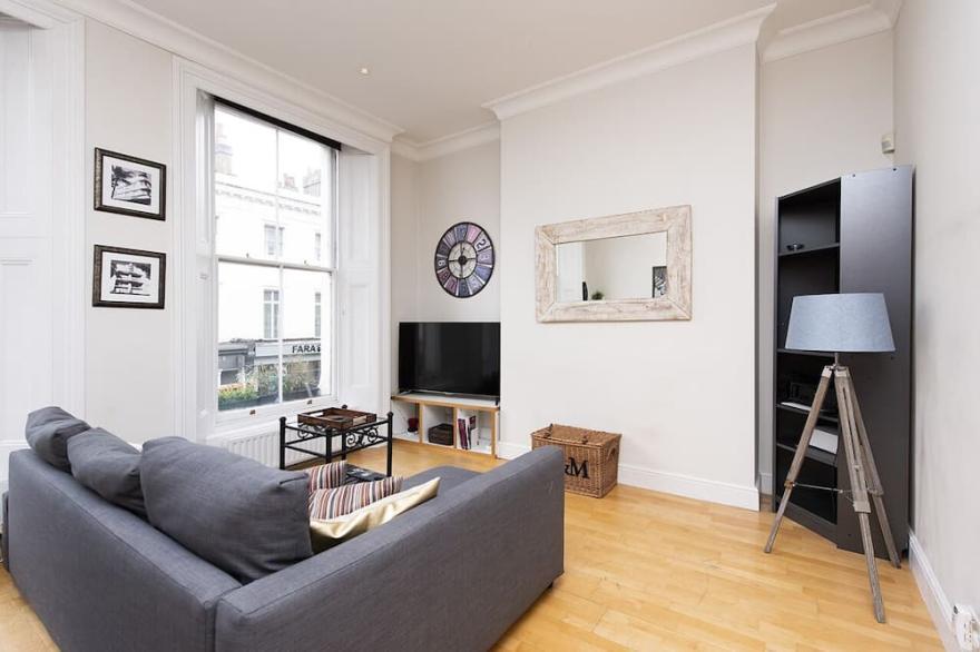 Bright and airy 1-bed flat at South Kensington!