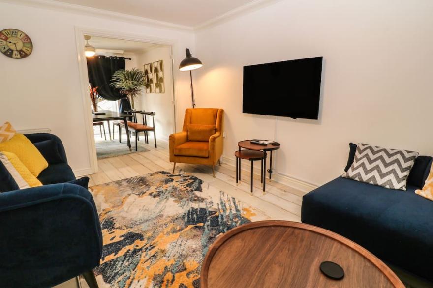 BLUEBERRY HOUSE, family friendly, with a garden in Launceston