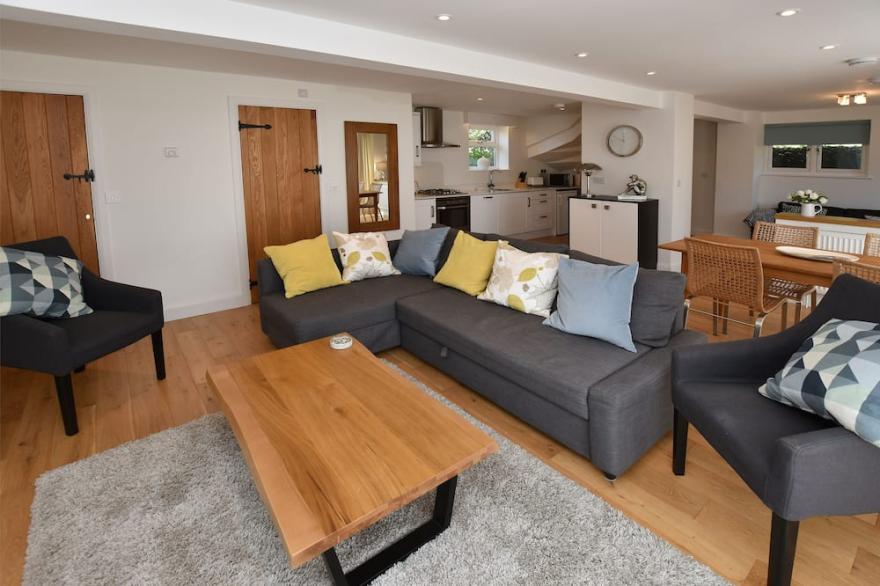 Beautiful  2 bedroom cottage  in delightful central Croyde location