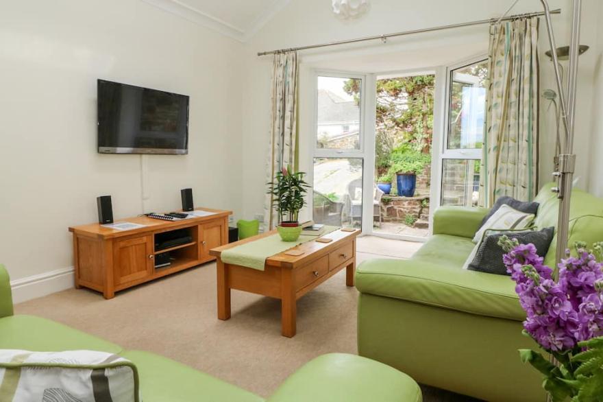 SEABIEN, family friendly, country holiday cottage in Falmouth
