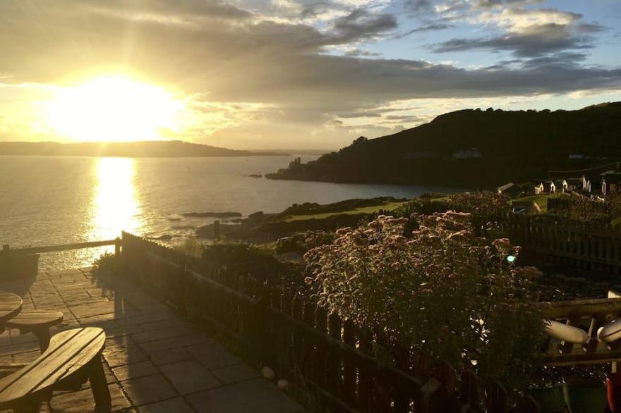 Seaside Bolt Hole Cosy Southfacing Coastal Chalet w/Superb Panoramic Sea Views