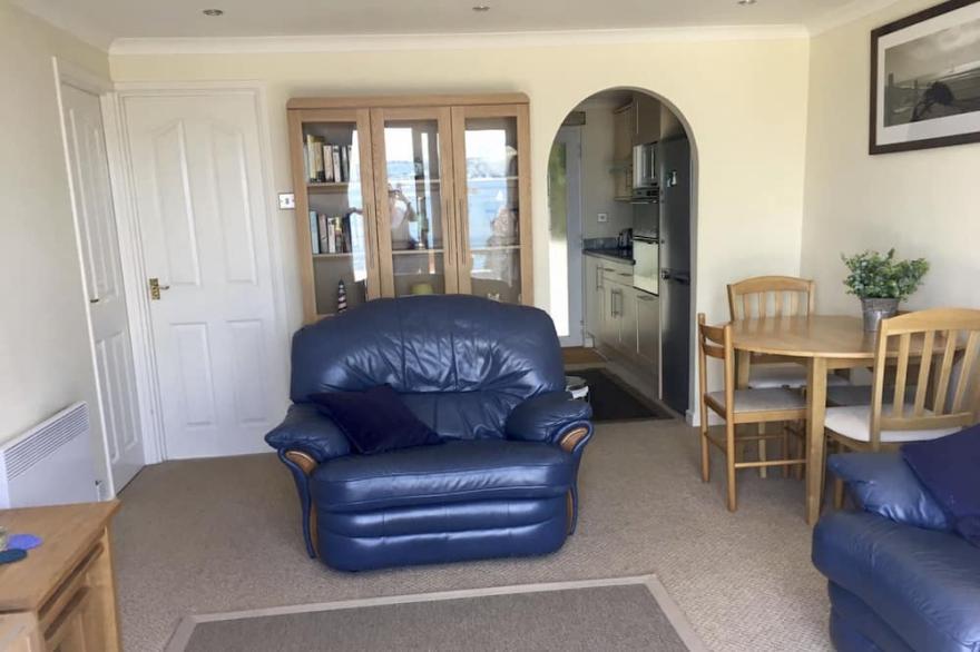 Seaside Bolt Hole Cosy Southfacing Coastal Chalet w/Superb Panoramic Sea Views