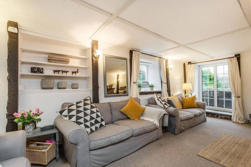 Primrose Cottage -  a cottage that sleeps 10 guests  in 5 bedrooms