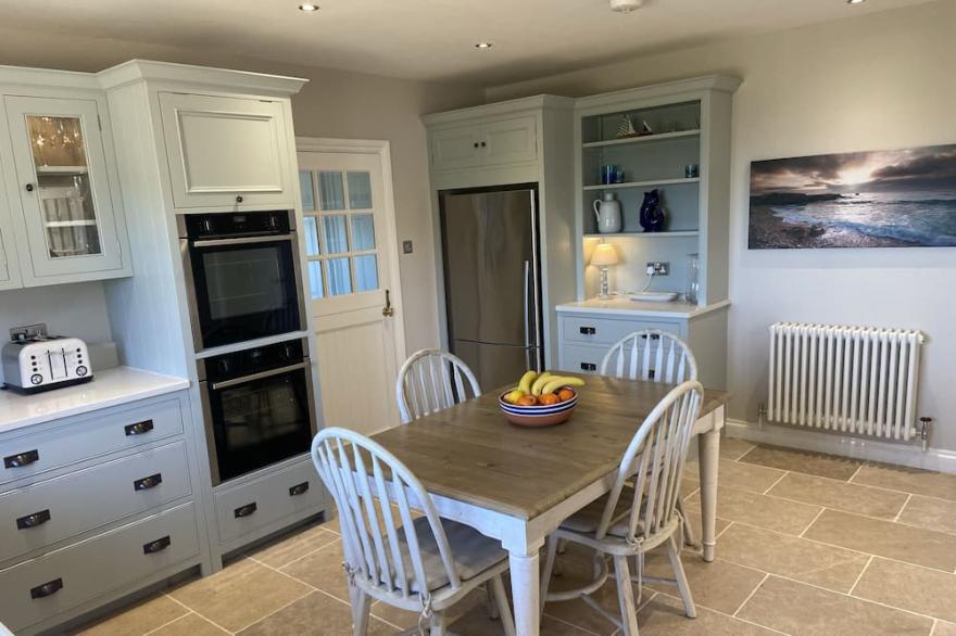 Fantastic Holiday House Near Stunning Beach and Golf