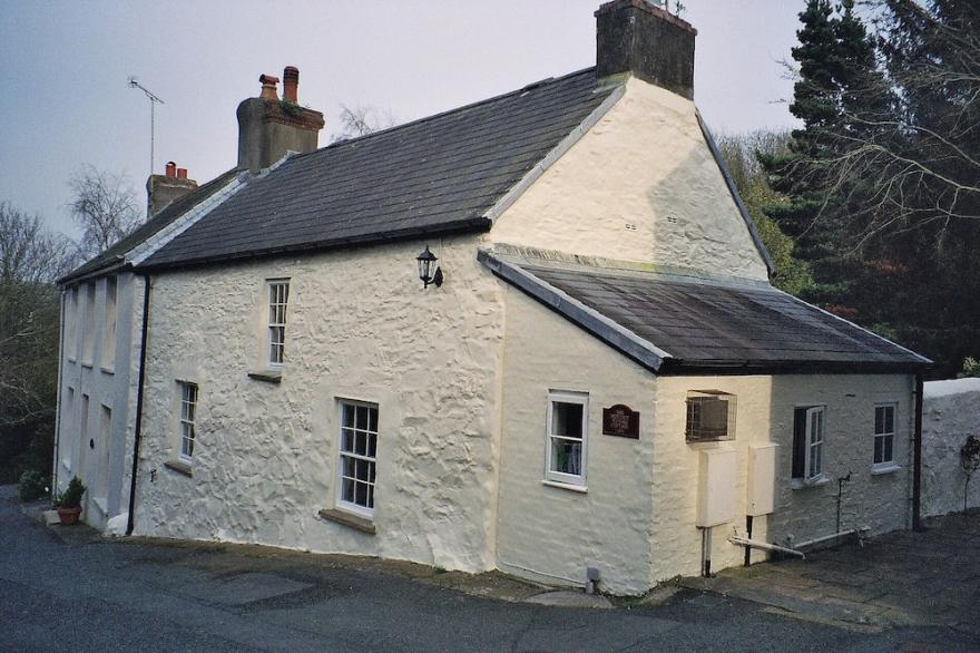 .Grade 11 listed cottage in Fishguard, Pembrokeshire