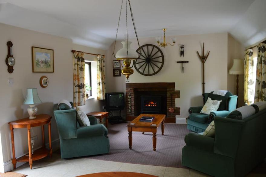 Tranquil, well-equipped Cottage in historic '1066 Country'.