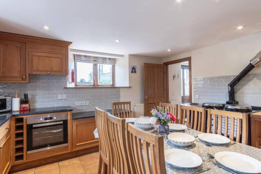 Rose Cottage - Farm Cottage with Aga & Contryside views