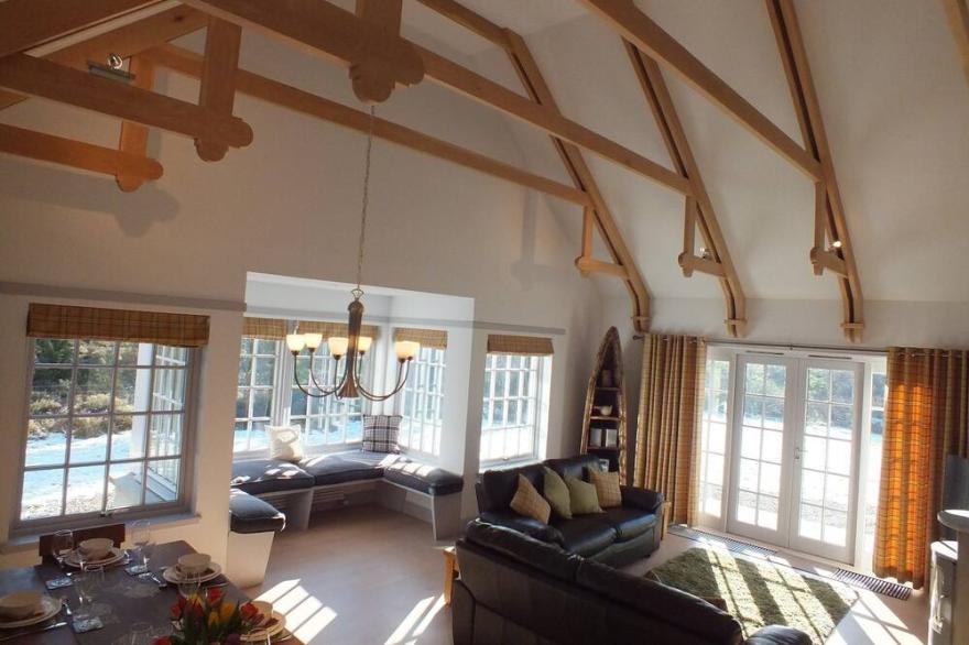 An Teallach luxury holiday home in Cairngorm National Park - Wifi