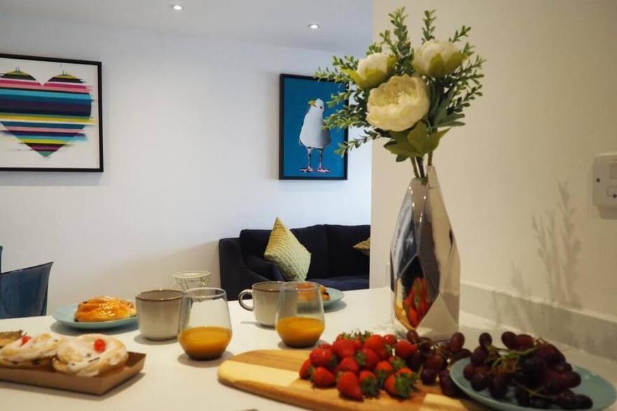 Beautiful 2BD Coastal Hideaway Central Worthing