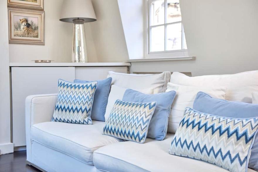 STUNNING LUXURY ! CENTRAL LONDON, KNIGHTSBRIDGE HOUSE. - NEW LISTING