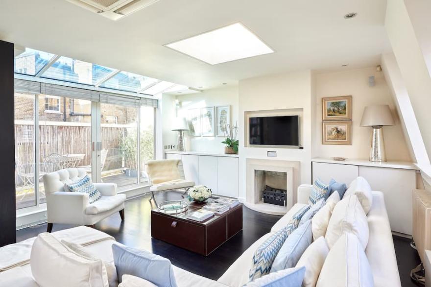 STUNNING LUXURY ! CENTRAL LONDON, KNIGHTSBRIDGE HOUSE. - NEW LISTING