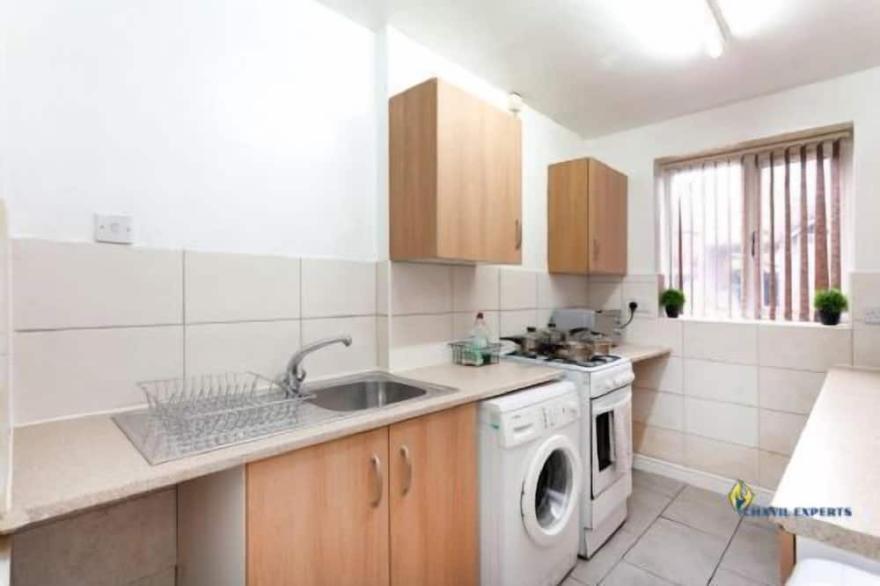 Nottingham Top Serviced Home (Chayil Experts)