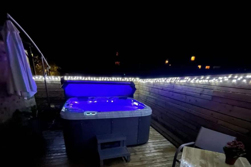 Apartment with hot tub near Lake District