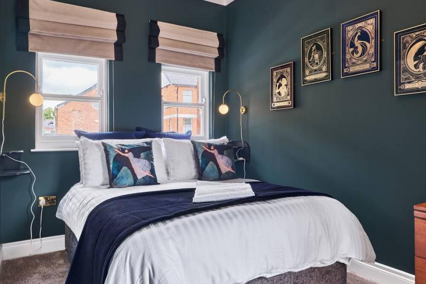 The Snug @ Clarence perfect hideaway in the walled city.