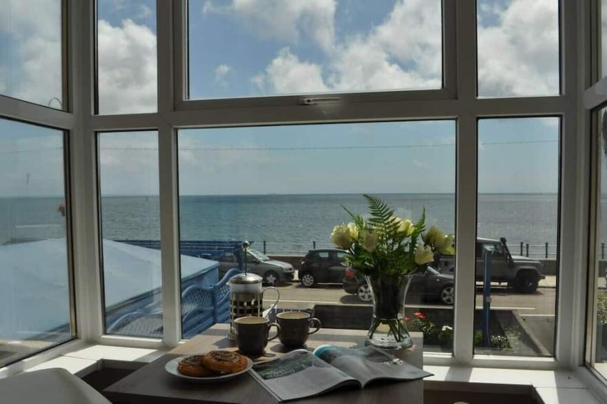 Seafront home with fabulous views