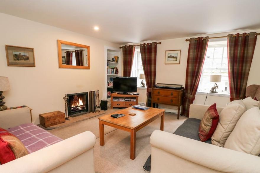 SPRINGWELLS, pet friendly, character holiday cottage in Dunkeld