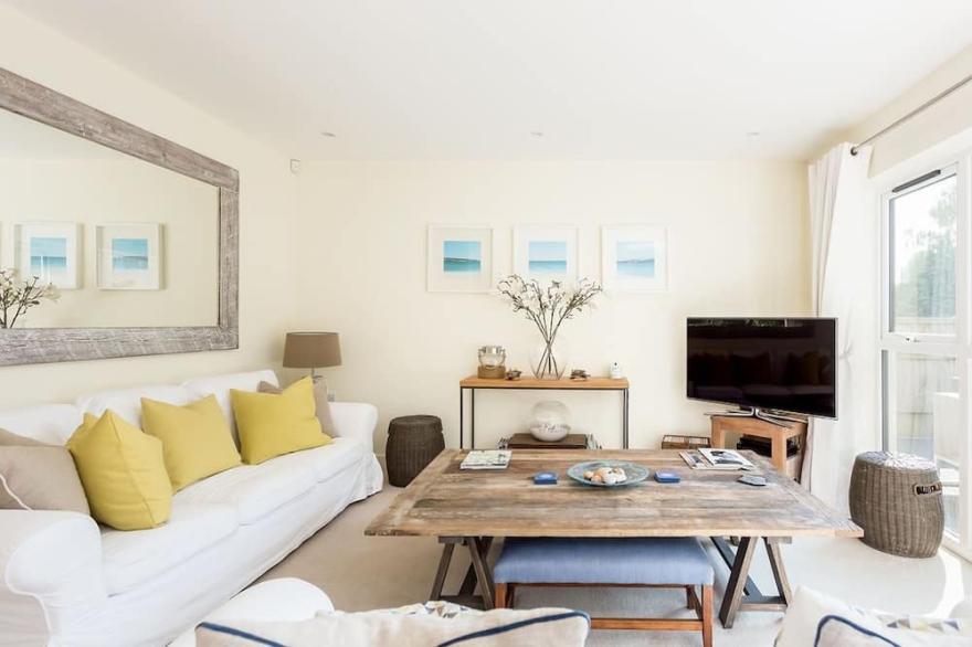 Twin Palms -  a house that sleeps 10 guests  in 4 bedrooms