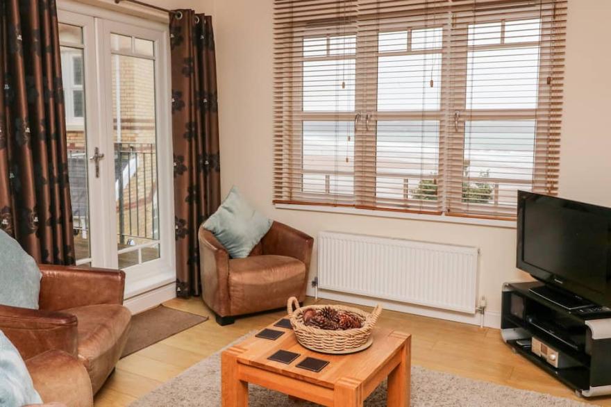 BEACH LODGE, family friendly, country holiday cottage in Woolacombe
