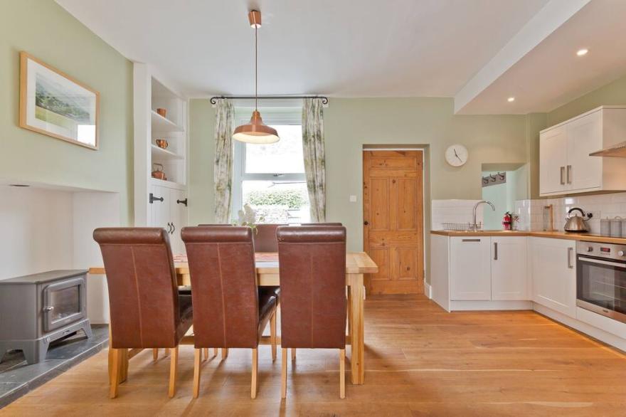 Vine Tree Cottage - Coniston Village