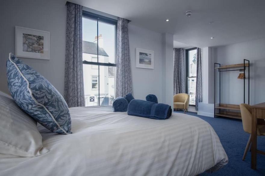 Ocean Cabins No 3 @ The Square - Saundersfoot