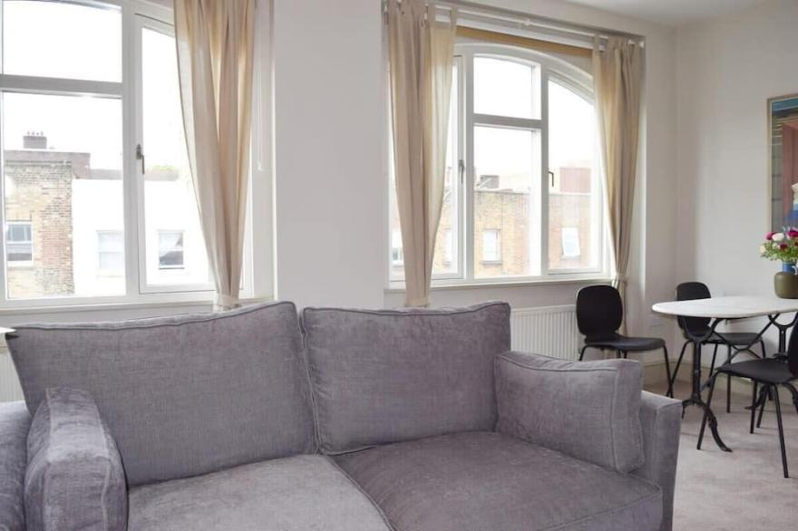 Stylish light-filled 1 Bedroom Flat In Hammersmith