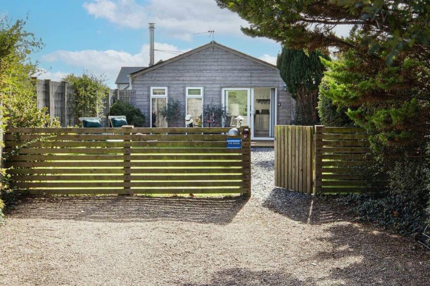 Lowen Lodge - sleeps 2 - Nr Polzeath and Rock
