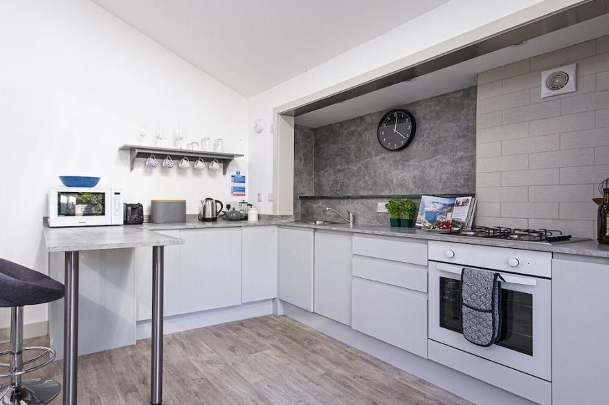 Lowen Lodge - sleeps 2 - Nr Polzeath and Rock