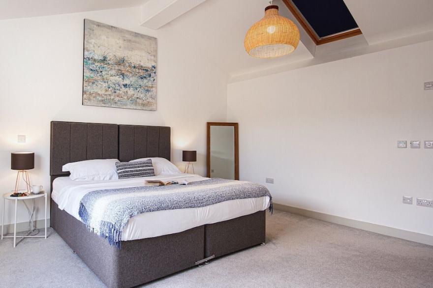 Lowen Lodge - sleeps 2 - Nr Polzeath and Rock