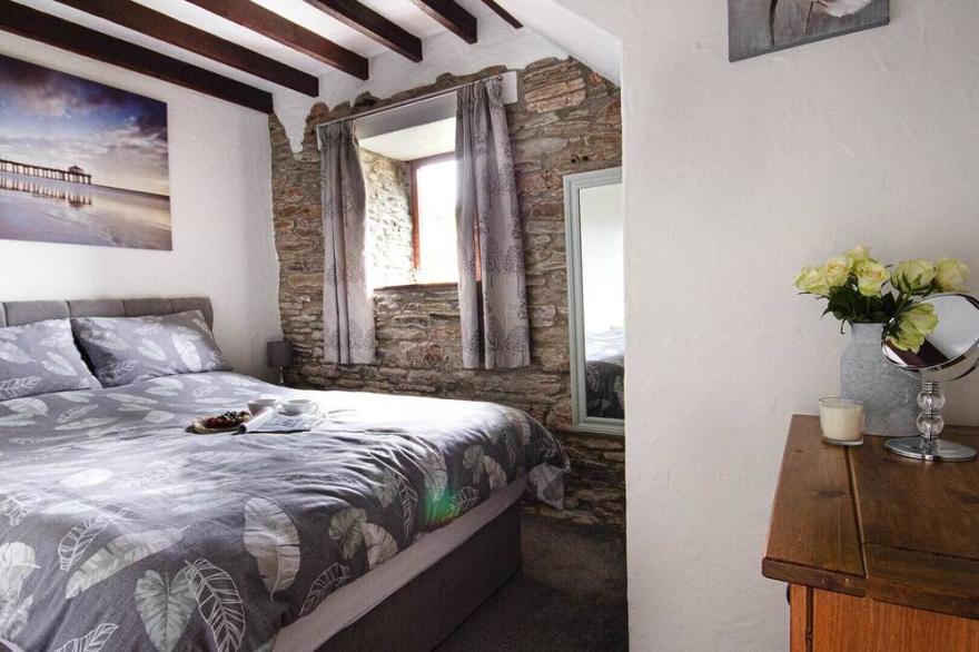 Rowan Retreat - sleeps 2 - Nr Looe and Polperro
