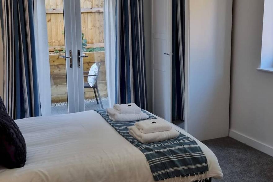 Pass the Keys | 4 Devondale Bungalows Delightful seaside bungalow w parking near beach