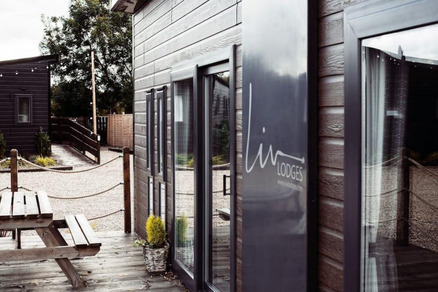 A superior lodge 3 that sleeps 8 guests  in 3 bedrooms