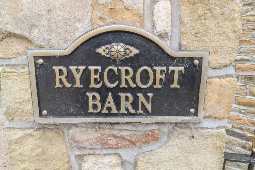 RYECROFT BARN, pet friendly in Cross Hills