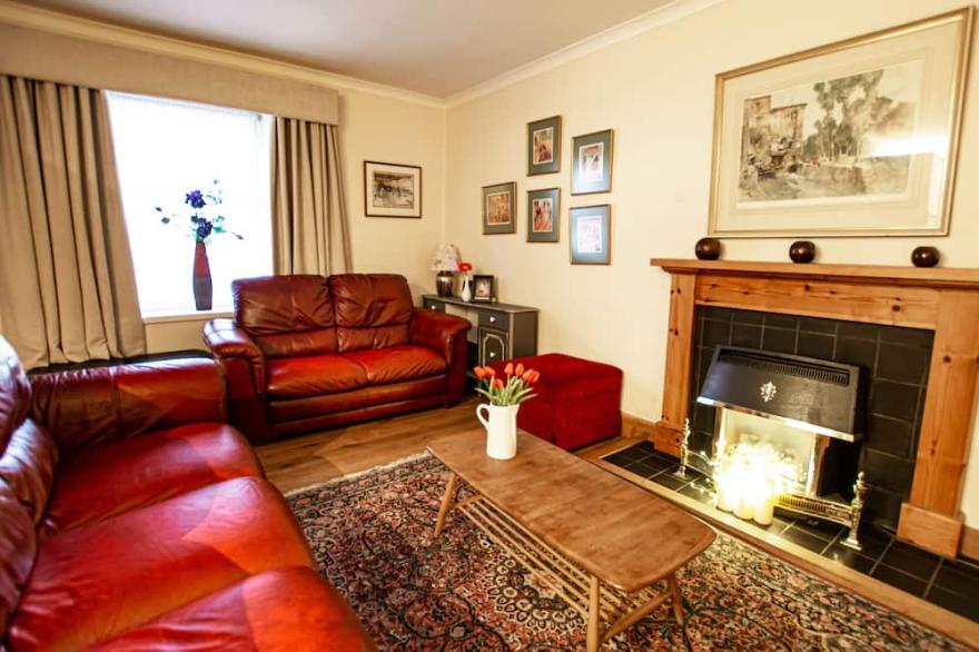 Comfy 3-Bed Cottage in Newtonmore