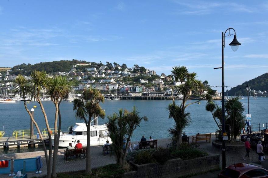Riverside 1 - Two Bedroom Apartment, Sleeps 7