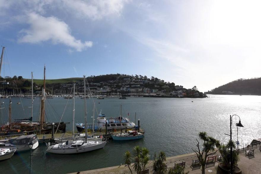 Riverside 2 - Two Bedroom Apartment, Sleeps 6