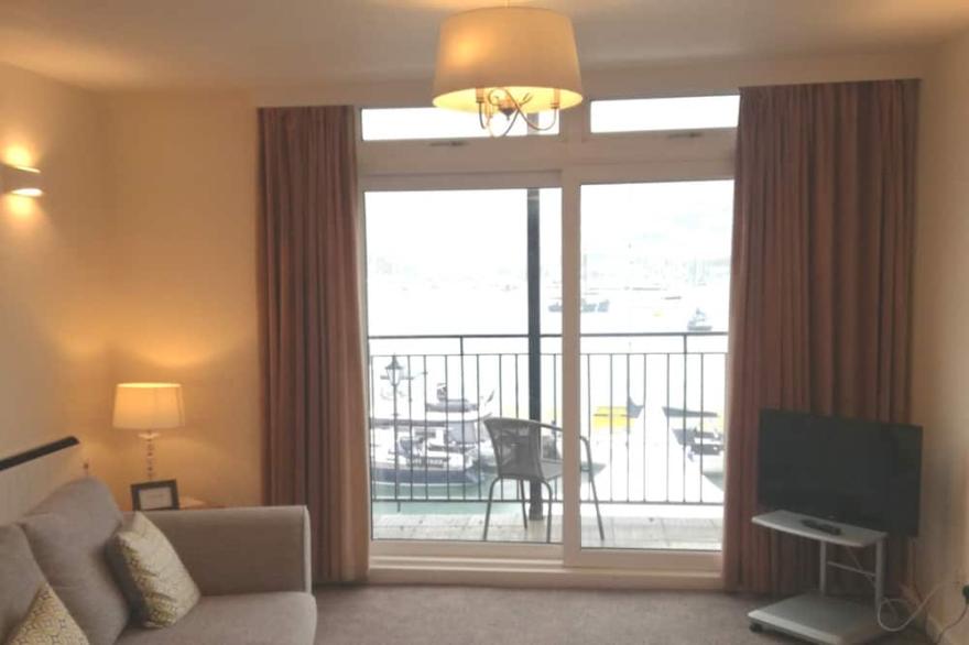 Riverside 2 - Two Bedroom Apartment, Sleeps 6