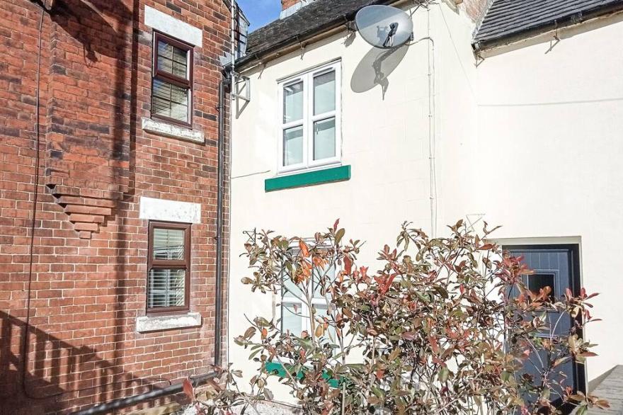 2 bedroom accommodation in Ashbourne