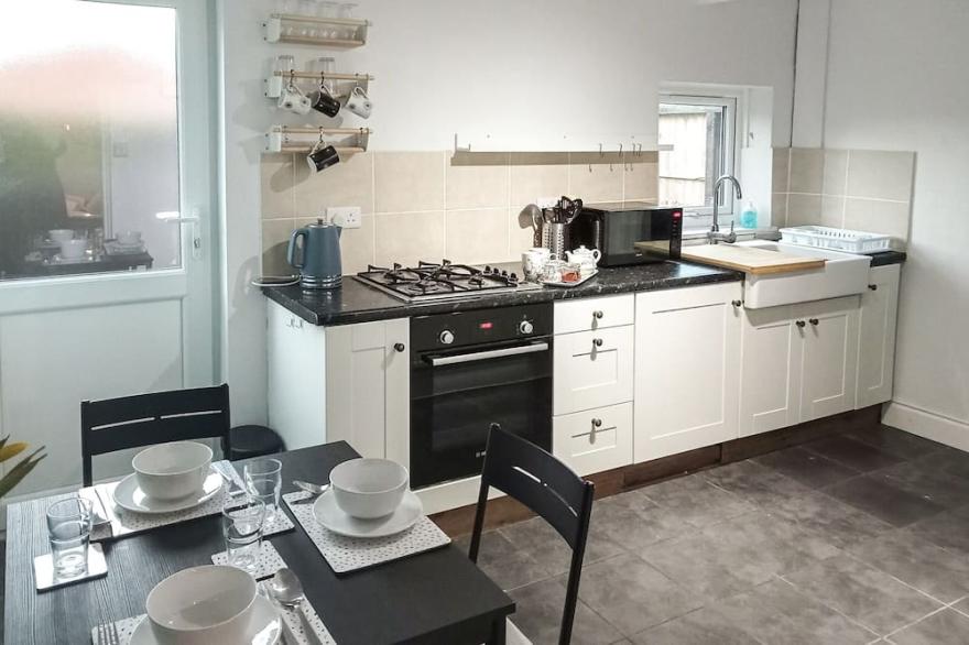 2 bedroom accommodation in Ashbourne