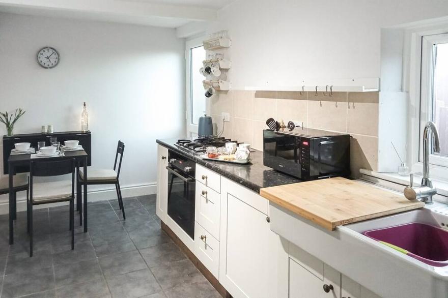 2 bedroom accommodation in Ashbourne