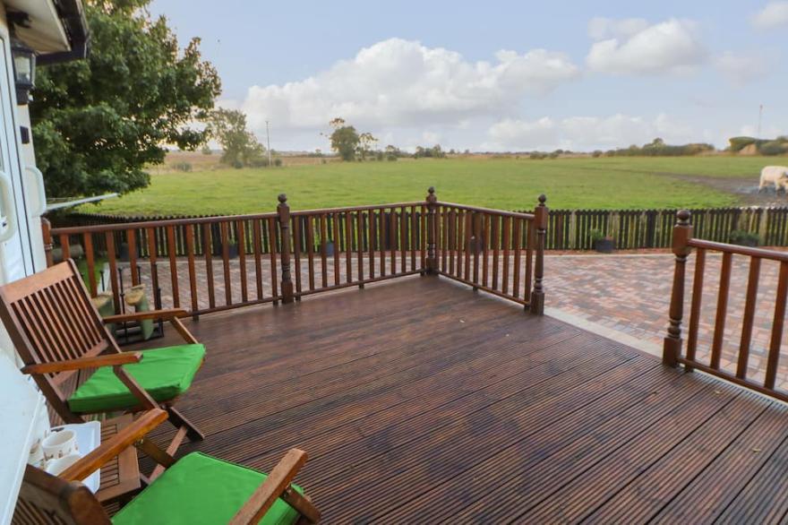 THE CHALET, with open fire in Welbury