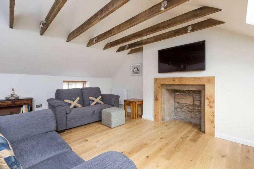 Cool Mews House in The Heart of the City