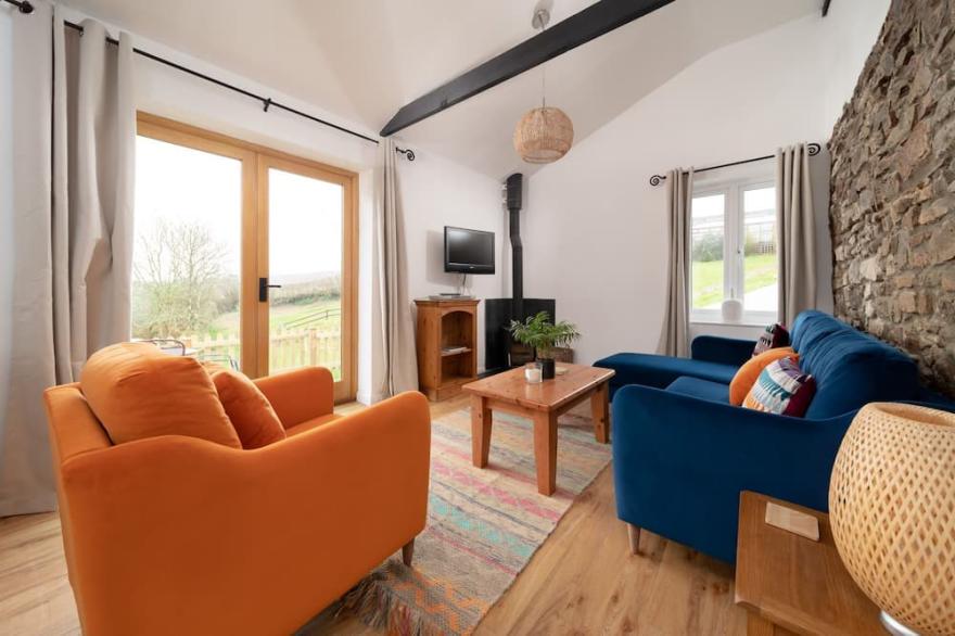 Wren Cottage - Sleeps 4 with a pool & games room