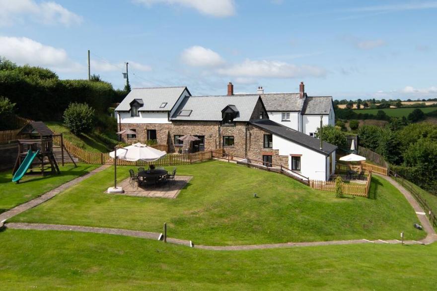 Heron Cottage - Countryside cottage with a pool
