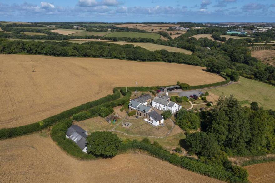 Puffin Cottage - Countryside cottage with a pool