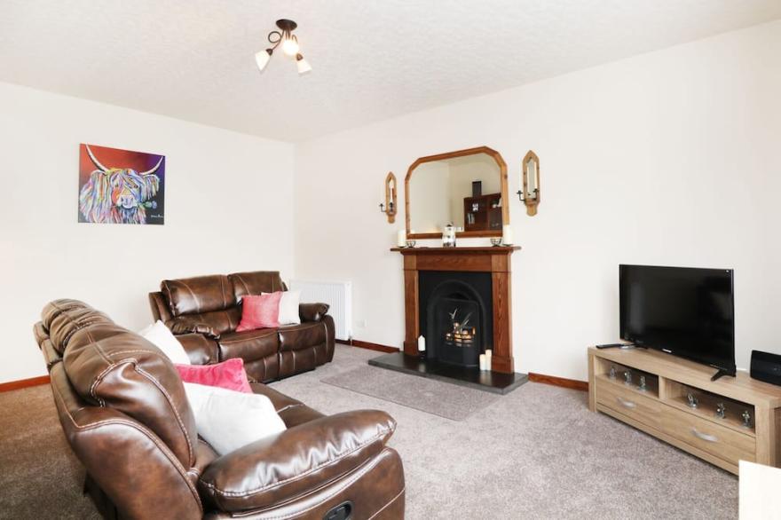 DALNAHAVEN, pet friendly, with a garden in Grantown-On-Spey