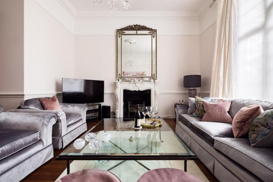 Luxury Flat: 3 min to Heathrow Express & Hyde Park; Private Entrance, Parking